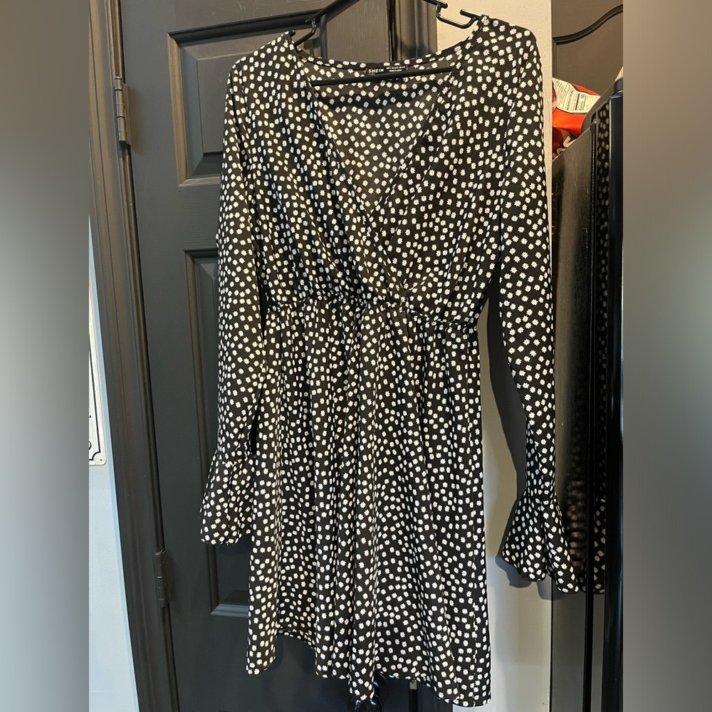 V neck long sleeve dress